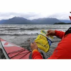 Adventure Medical Kits Ultralight & Watertight .7 -Cheap Kitchenware Shop 0125 0291 ultralight watertight 7 lifestyle1 rsz 75712.1626821758