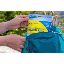 Adventure Medical Kits Ultralight & Watertight .3 -Cheap Kitchenware Shop 0125 0297 ultralight watertight 3 lifestyle2 rsz 42582.1626821755